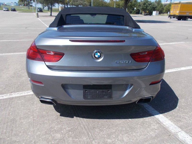 BMW 6 Series Vehicle Full-screen Gallery Image 03