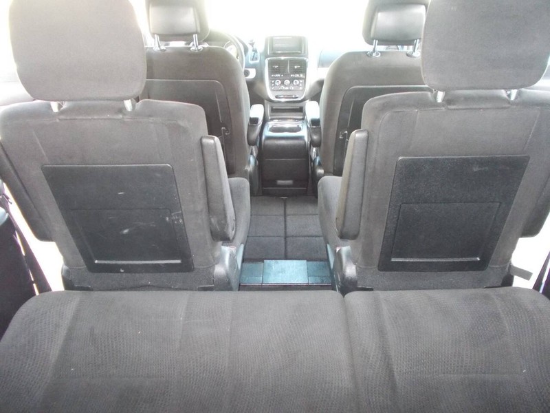 Dodge Grand Caravan Vehicle Full-screen Gallery Image 02