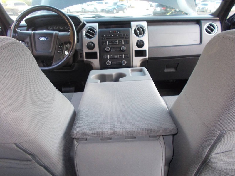 Ford F-150 Vehicle Full-screen Gallery Image 02