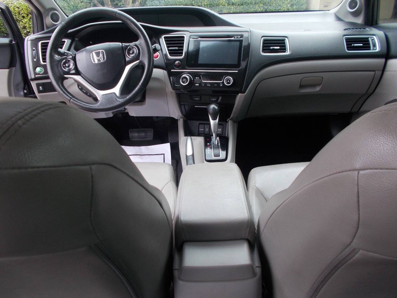 Honda Civic Sedan Vehicle Full-screen Gallery Image 02