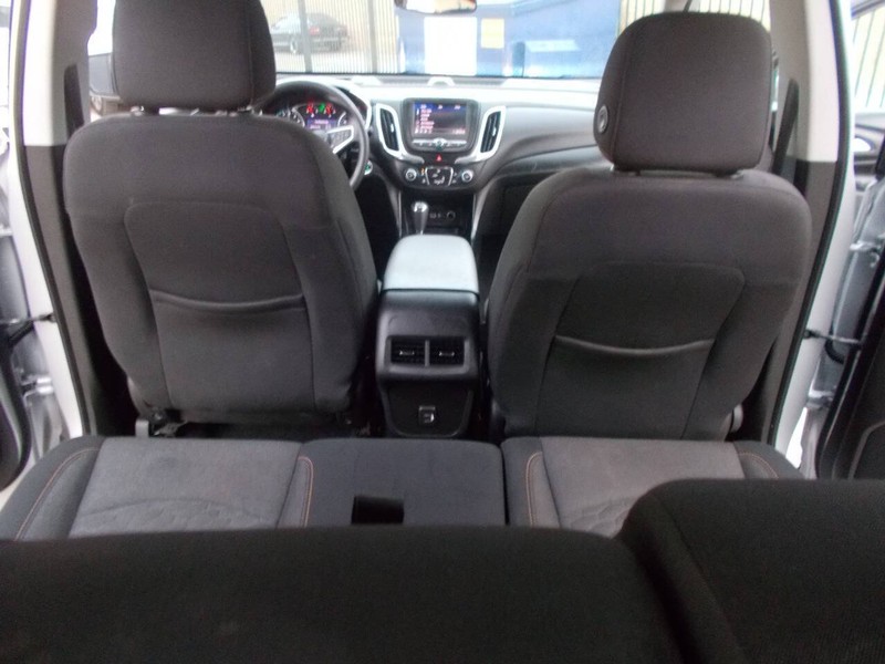 Chevrolet Equinox Vehicle Full-screen Gallery Image 02