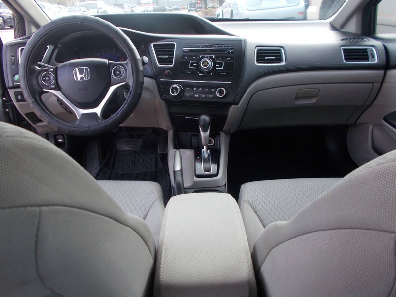 Honda Civic Sedan Vehicle Full-screen Gallery Image 02