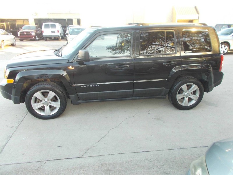 Jeep Patriot Vehicle Full-screen Gallery Image 03