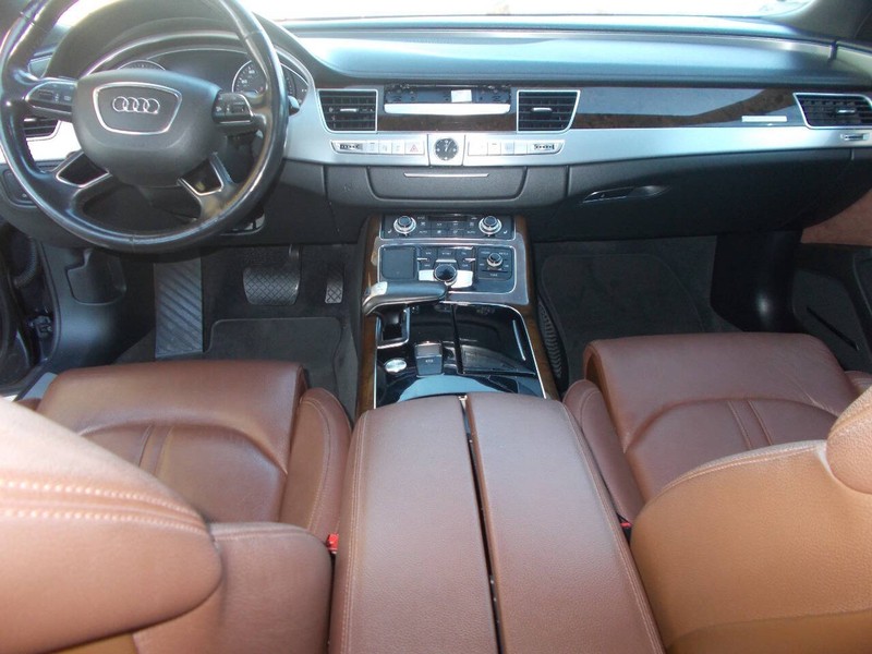 Audi A8 Vehicle Full-screen Gallery Image 02