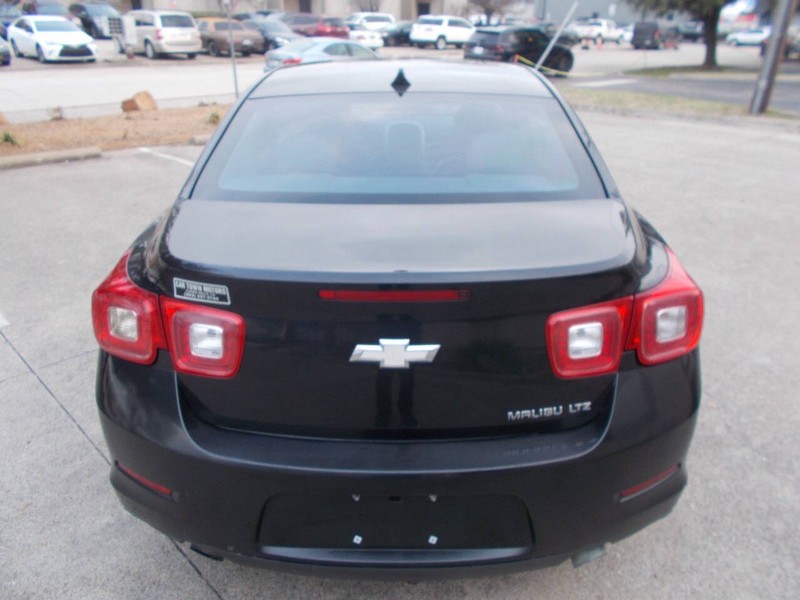 Chevrolet Malibu Vehicle Full-screen Gallery Image 03