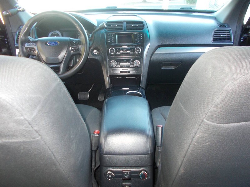 Ford Police Interceptor Utility Vehicle Full-screen Gallery Image 02