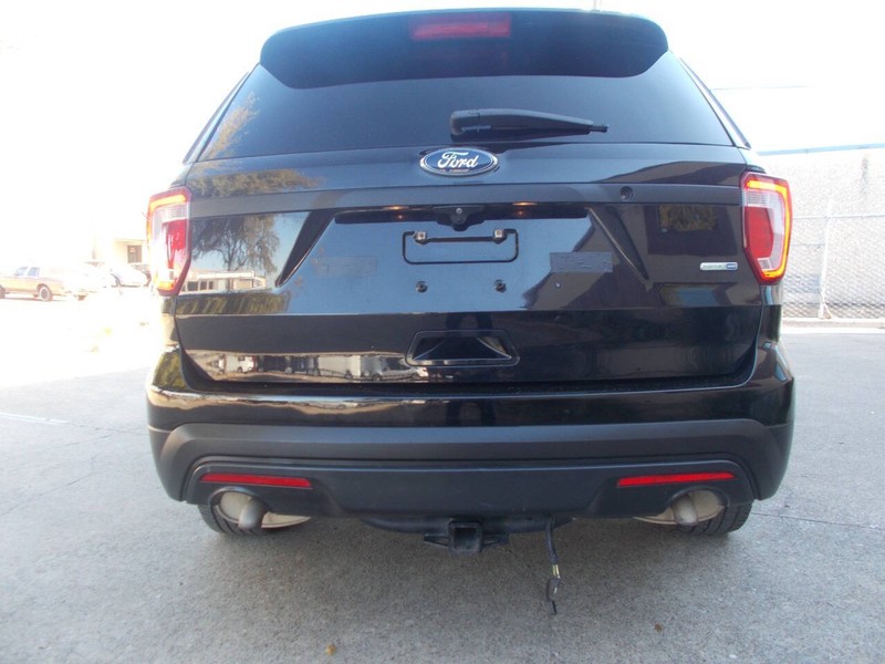 Ford Police Interceptor Utility Vehicle Full-screen Gallery Image 03