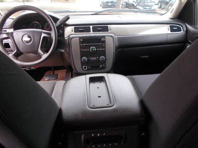 Chevrolet Tahoe Vehicle Full-screen Gallery Image 02