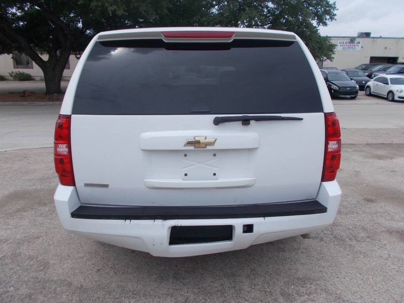 Chevrolet Tahoe Vehicle Full-screen Gallery Image 03