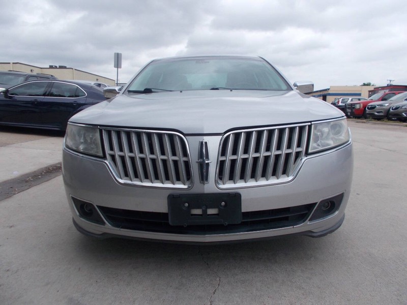 Lincoln MKZ Vehicle Full-screen Gallery Image 01