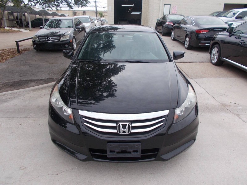Honda Accord Sedan Vehicle Full-screen Gallery Image 01