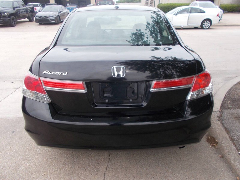 Honda Accord Sedan Vehicle Full-screen Gallery Image 03