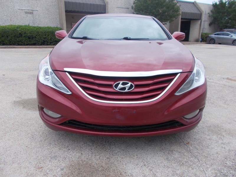 Hyundai Sonata Vehicle Full-screen Gallery Image 01