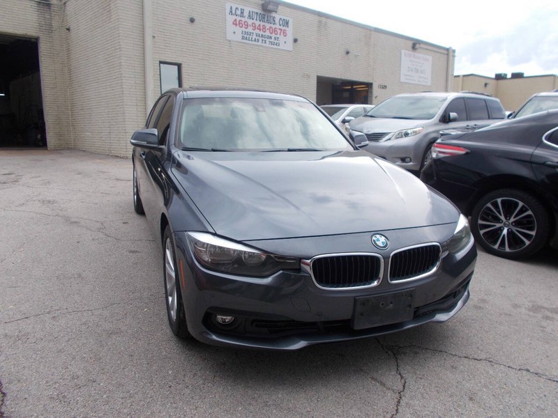 BMW 3 Series Vehicle Full-screen Gallery Image 01