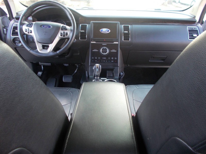 Ford Flex Vehicle Full-screen Gallery Image 02
