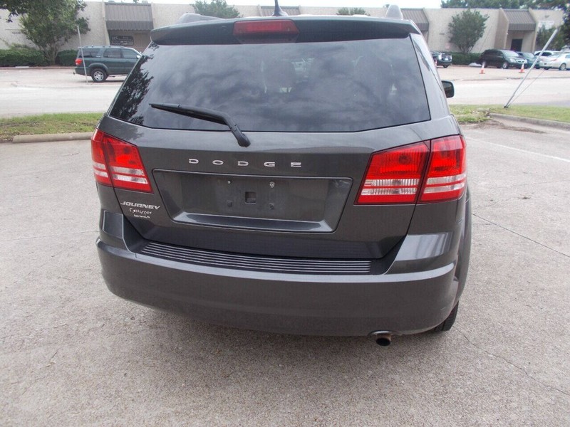 Dodge Journey Vehicle Full-screen Gallery Image 02