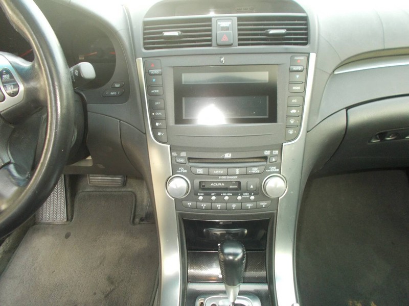 Acura TL Vehicle Full-screen Gallery Image 02