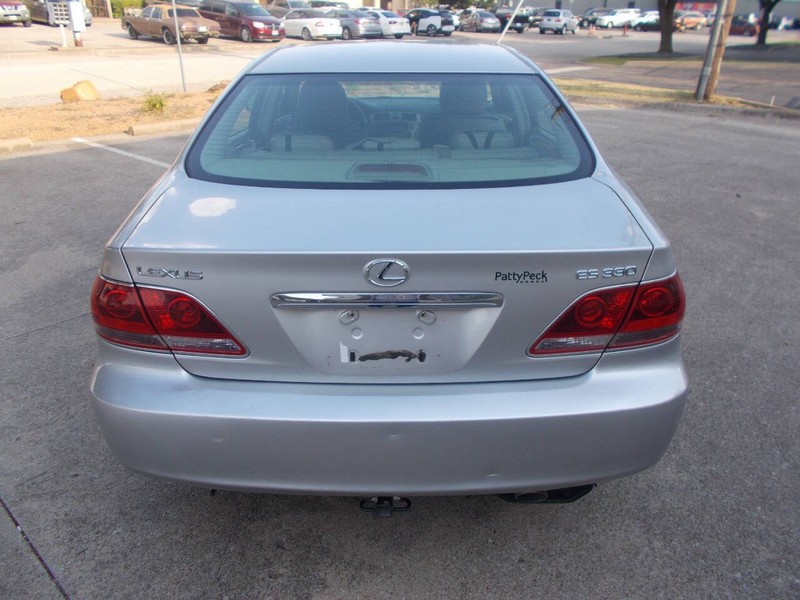 Lexus ES 330 Vehicle Full-screen Gallery Image 03