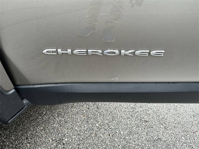 2017 Jeep Cherokee 4WD Latitude photo