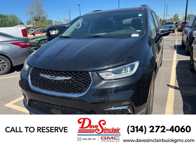 2022 Chrysler Pacifica Limited at Dave Sinclair Buick GMC in St. Louis MO