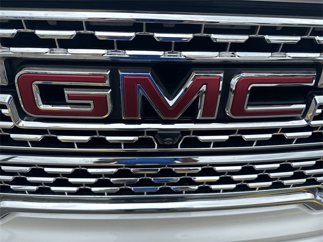 2019 GMC Sierra 1500 4WD Denali Crew Cab photo