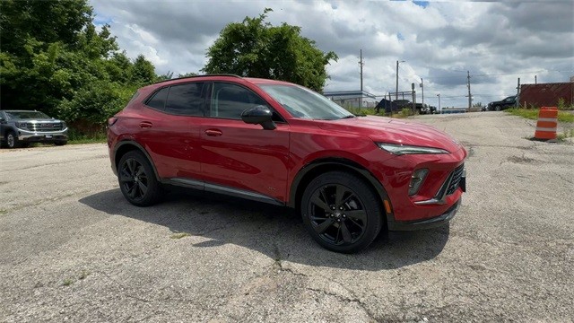 Buick Envision Vehicle Full-screen Gallery Image 02