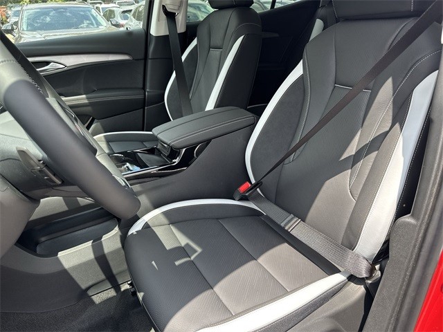 Buick Envision Vehicle Full-screen Gallery Image 11