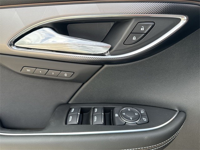 Buick Envision Vehicle Full-screen Gallery Image 13