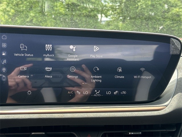 Buick Envision Vehicle Full-screen Gallery Image 16