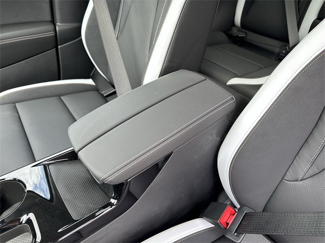 Buick Envision Vehicle Full-screen Gallery Image 21