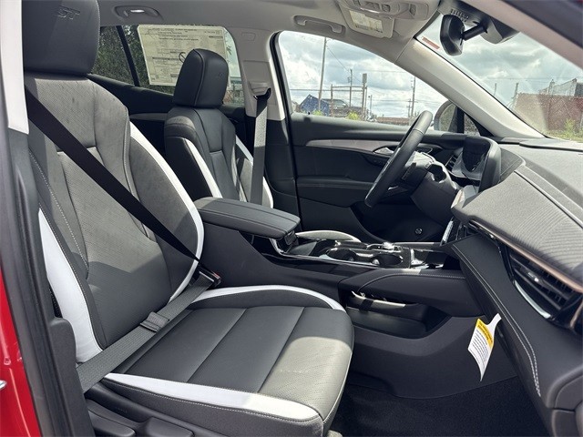 Buick Envision Vehicle Full-screen Gallery Image 25