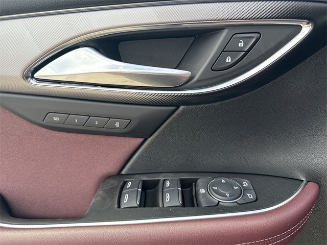 Buick Envision Vehicle Full-screen Gallery Image 13