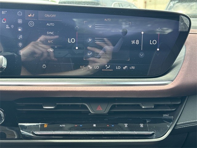 Buick Envision Vehicle Full-screen Gallery Image 19