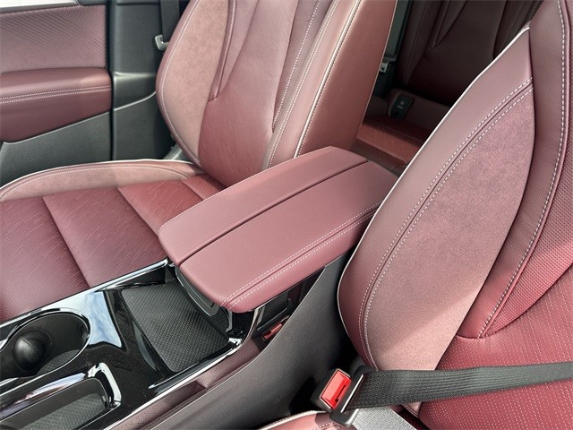 Buick Envision Vehicle Full-screen Gallery Image 21