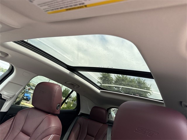 Buick Envision Vehicle Full-screen Gallery Image 22