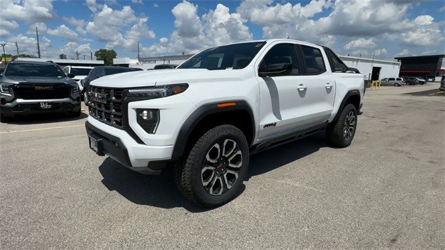 GMC Canyon Vehicle Full-screen Gallery Image 04