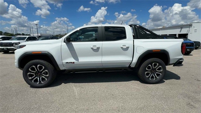 GMC Canyon Vehicle Full-screen Gallery Image 05