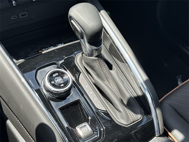 GMC Canyon Vehicle Full-screen Gallery Image 20