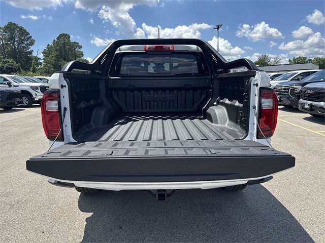 GMC Canyon Vehicle Full-screen Gallery Image 23