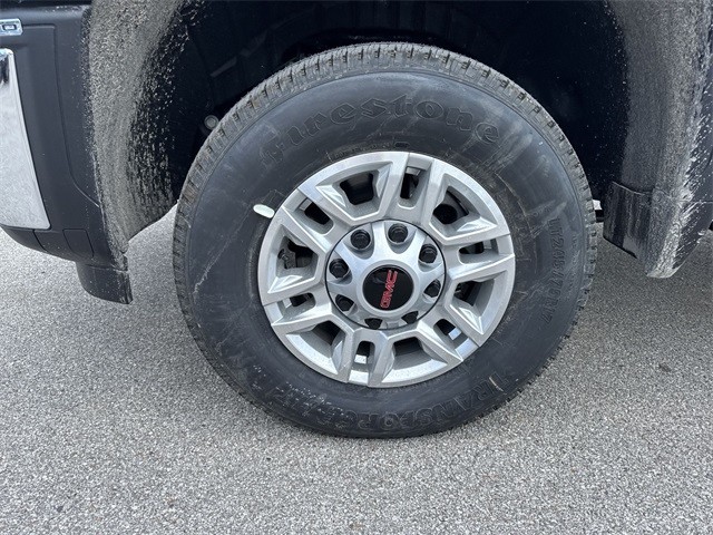 GMC Sierra 2500HD Vehicle Full-screen Gallery Image 10