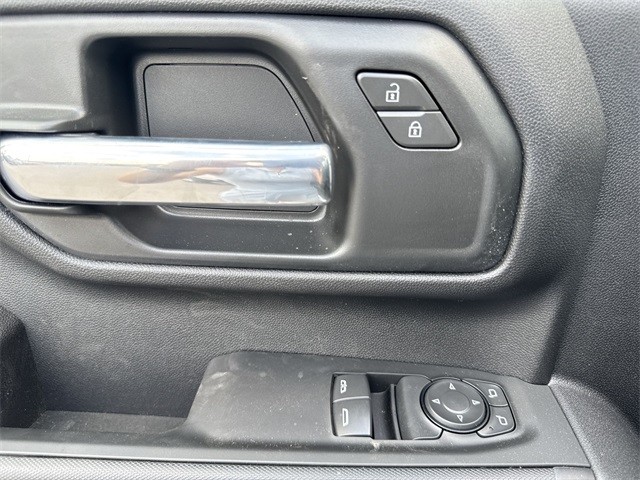 GMC Sierra 2500HD Vehicle Full-screen Gallery Image 13