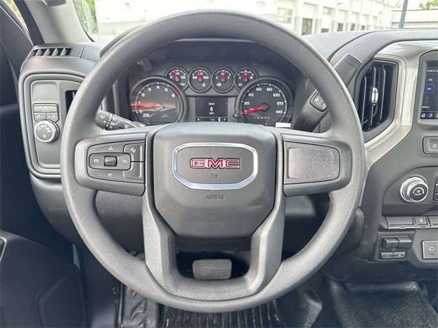 GMC Sierra 2500HD Vehicle Full-screen Gallery Image 14