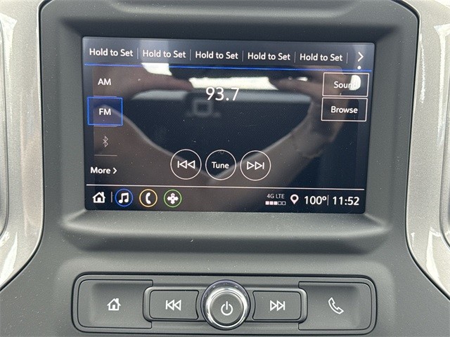 GMC Sierra 2500HD Vehicle Full-screen Gallery Image 16