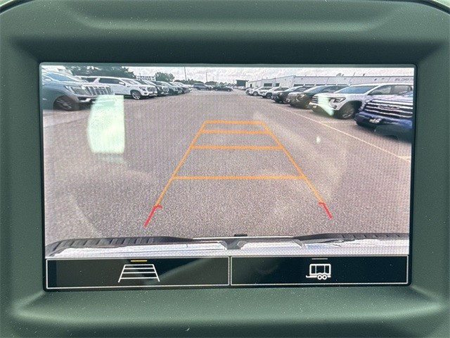 GMC Sierra 2500HD Vehicle Full-screen Gallery Image 17