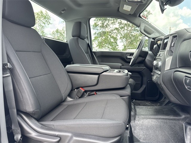 GMC Sierra 2500HD Vehicle Full-screen Gallery Image 22