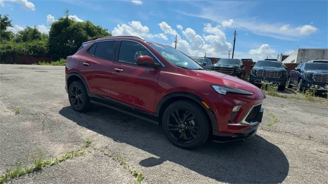 Buick Encore GX Vehicle Full-screen Gallery Image 02