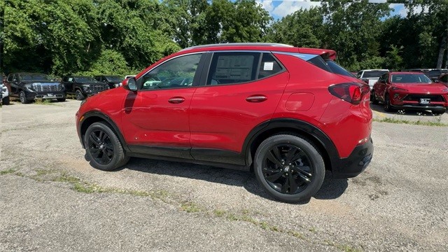 Buick Encore GX Vehicle Full-screen Gallery Image 06