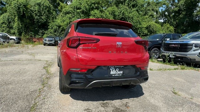 Buick Encore GX Vehicle Full-screen Gallery Image 07