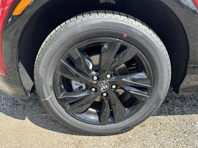 Buick Encore GX Vehicle Full-screen Gallery Image 10