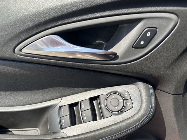 Buick Encore GX Vehicle Full-screen Gallery Image 13
